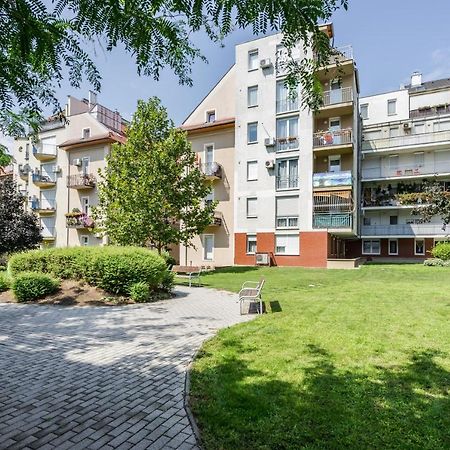 Bpr Galactic Empire Home With Balcony Budapest Exterior photo