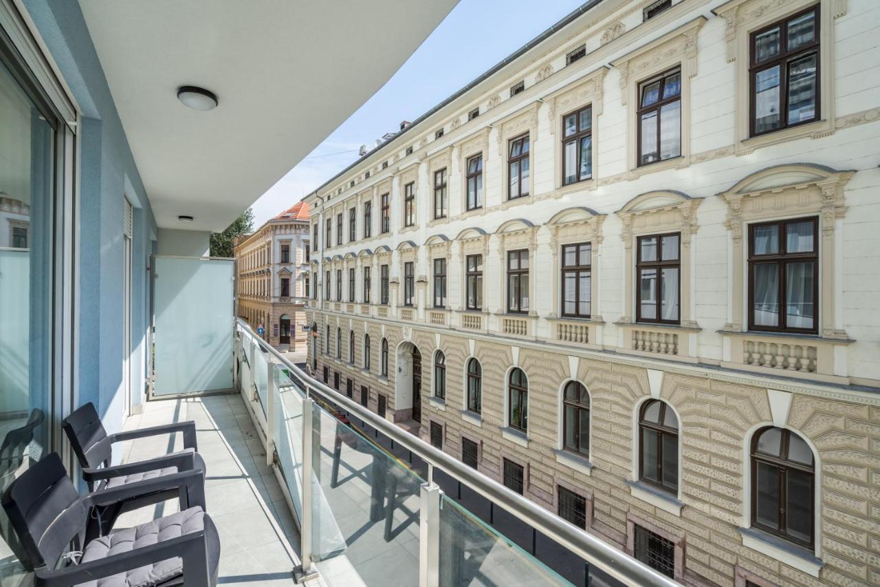 Bpr Galactic Empire Home With Balcony Budapest Exterior photo